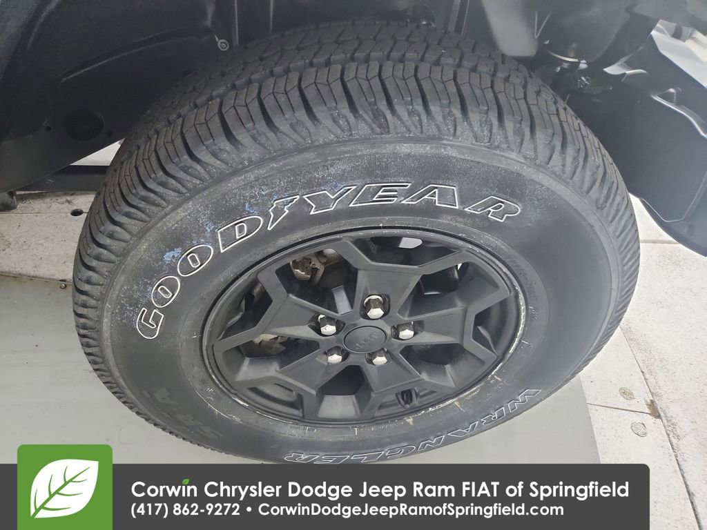 Certified 2021 Jeep Gladiator Willys image 33