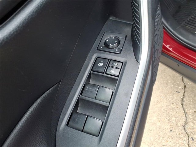 Used 2019 Toyota RAV4 LE image 19