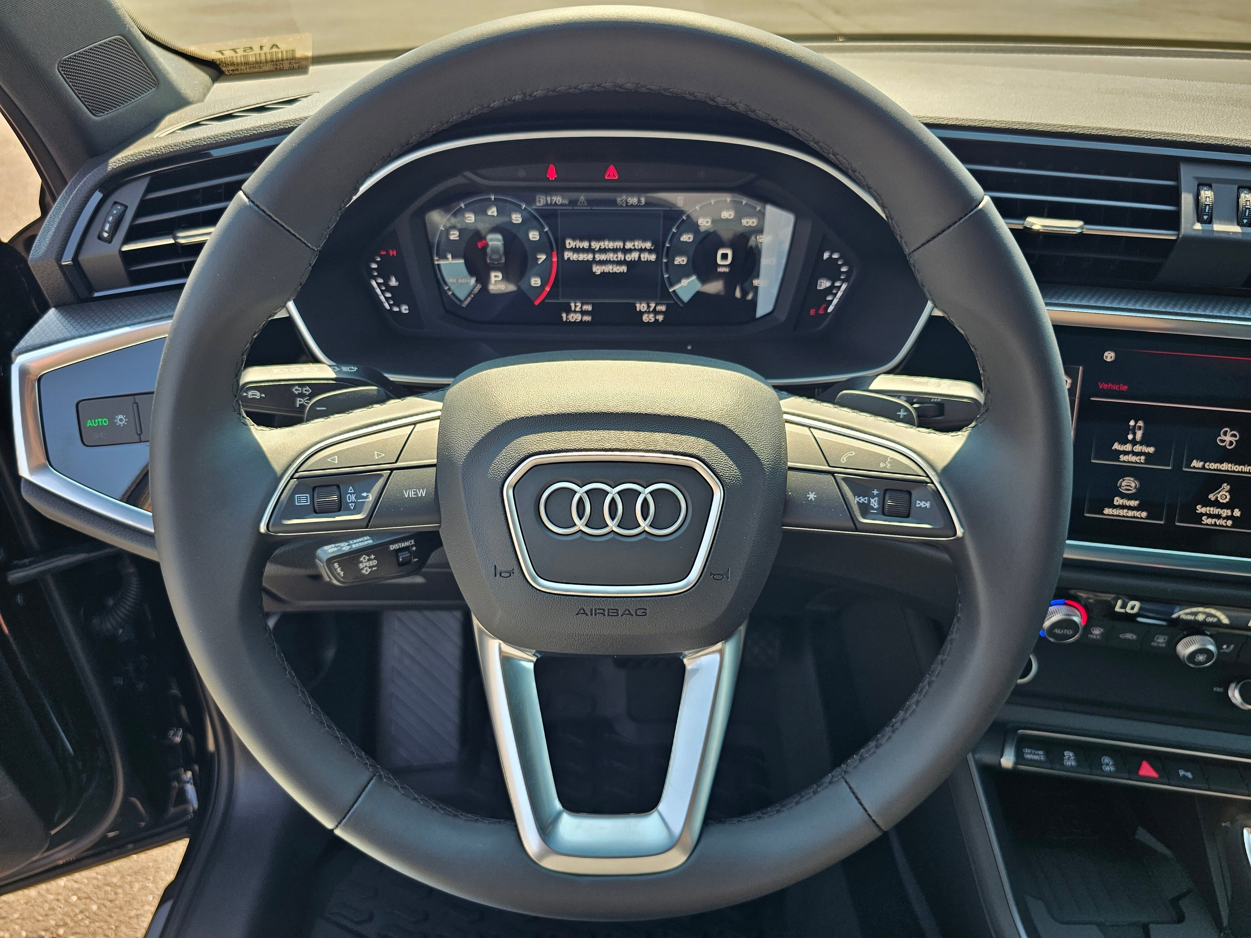 New 2025 Audi Q3 2.0T Premium image 16