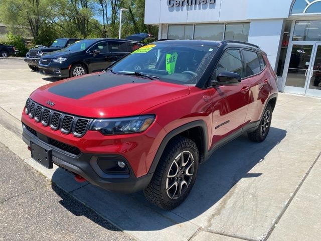 Used 2025 Jeep Compass Trailhawk AWD/4WD image 10