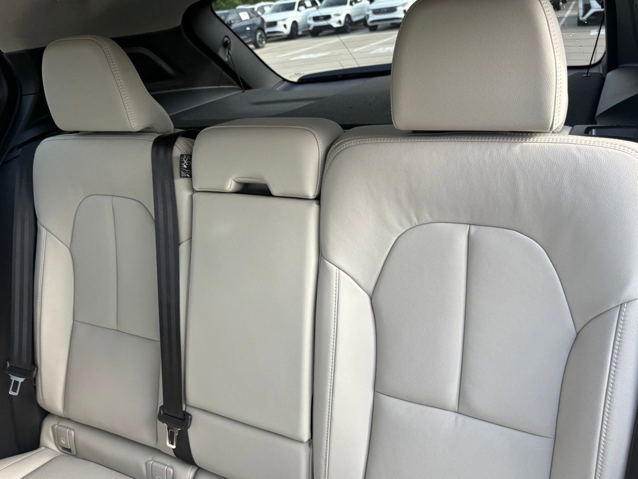 New 2026 Volvo XC40 B5 Plus w/ Protection Package Premier AWD/4WD image 19