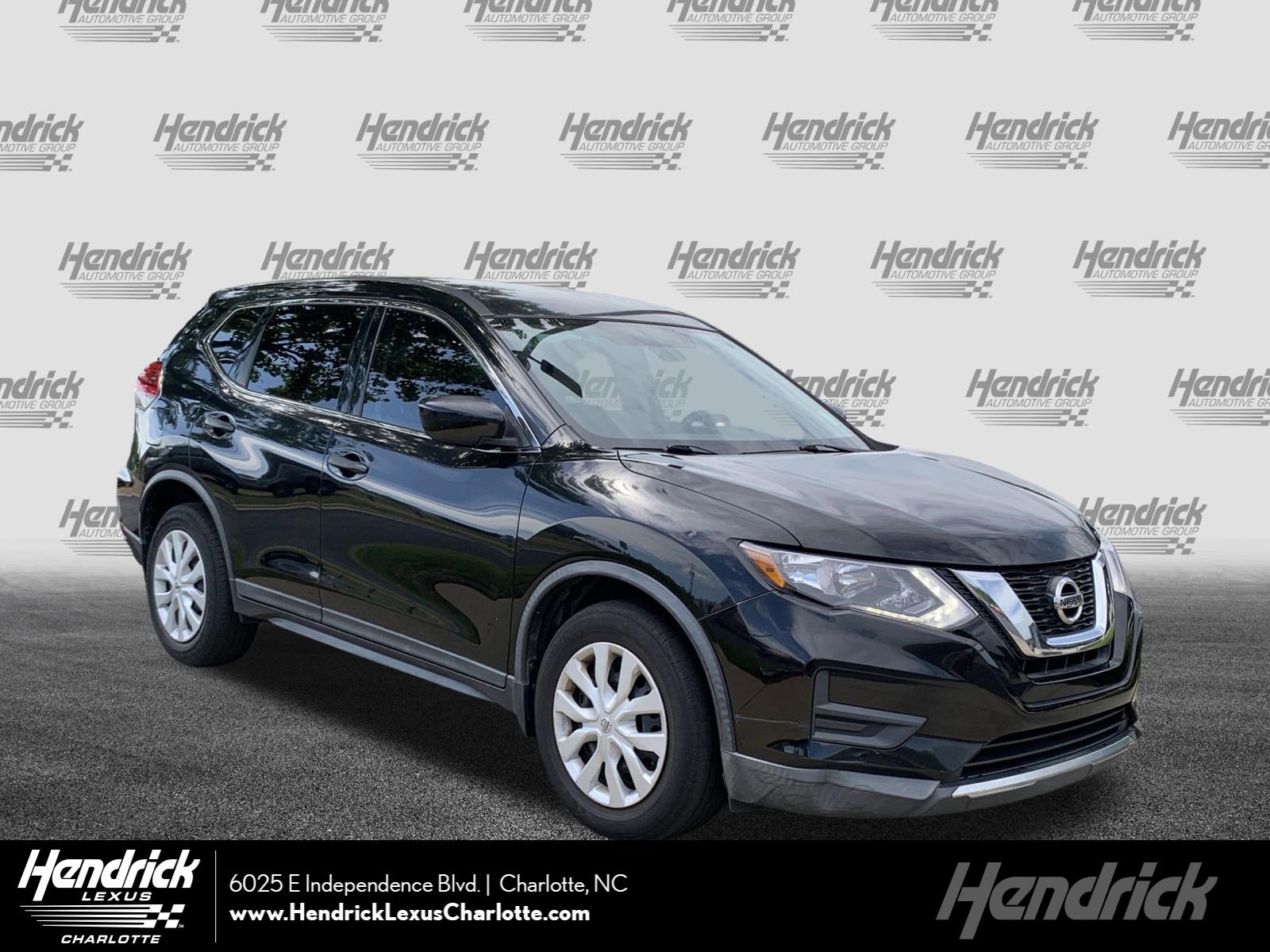 Used 2017 Nissan Rogue S FWD image 1