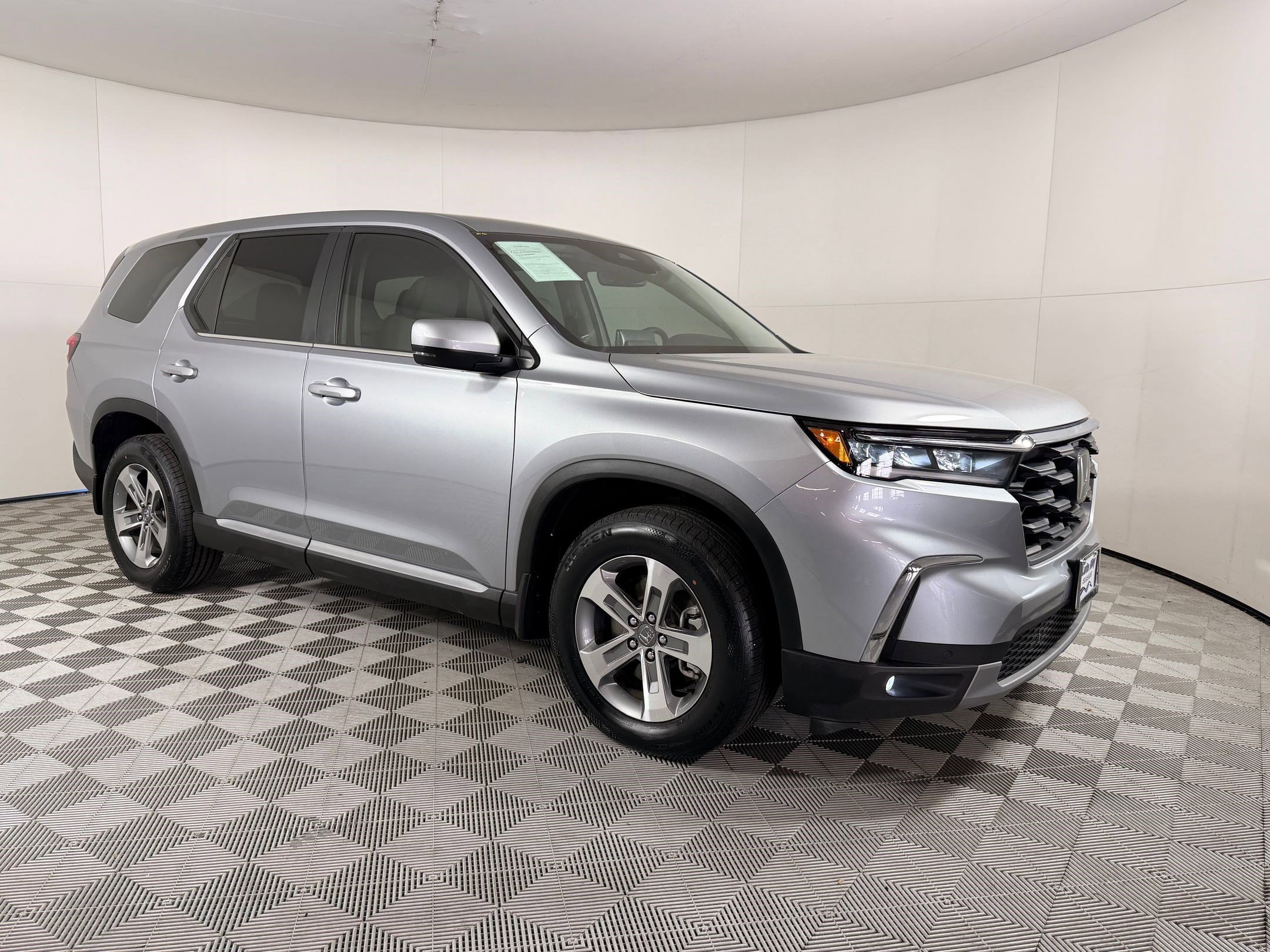 Certified 2025 Honda Pilot EX-L image 7