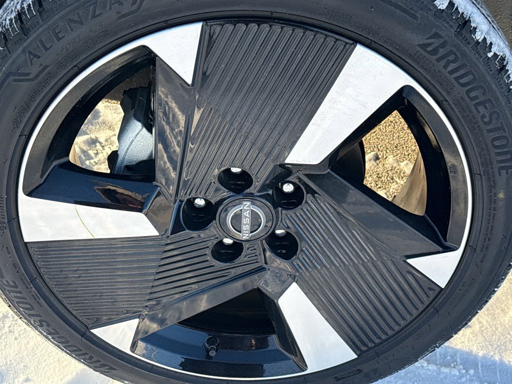 New 2026 Nissan Kicks SR image 9