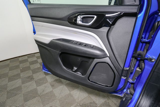 Used 2023 Jeep Compass Limited image 36