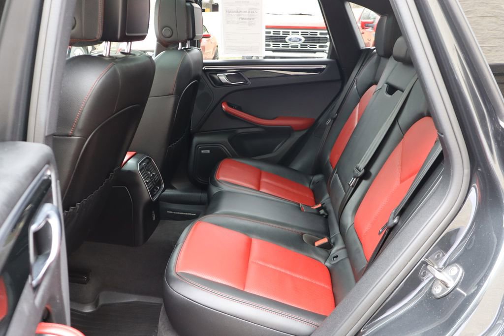 Used 2018 Porsche Macan Sport Edition w/ Driver Memory Package image 10