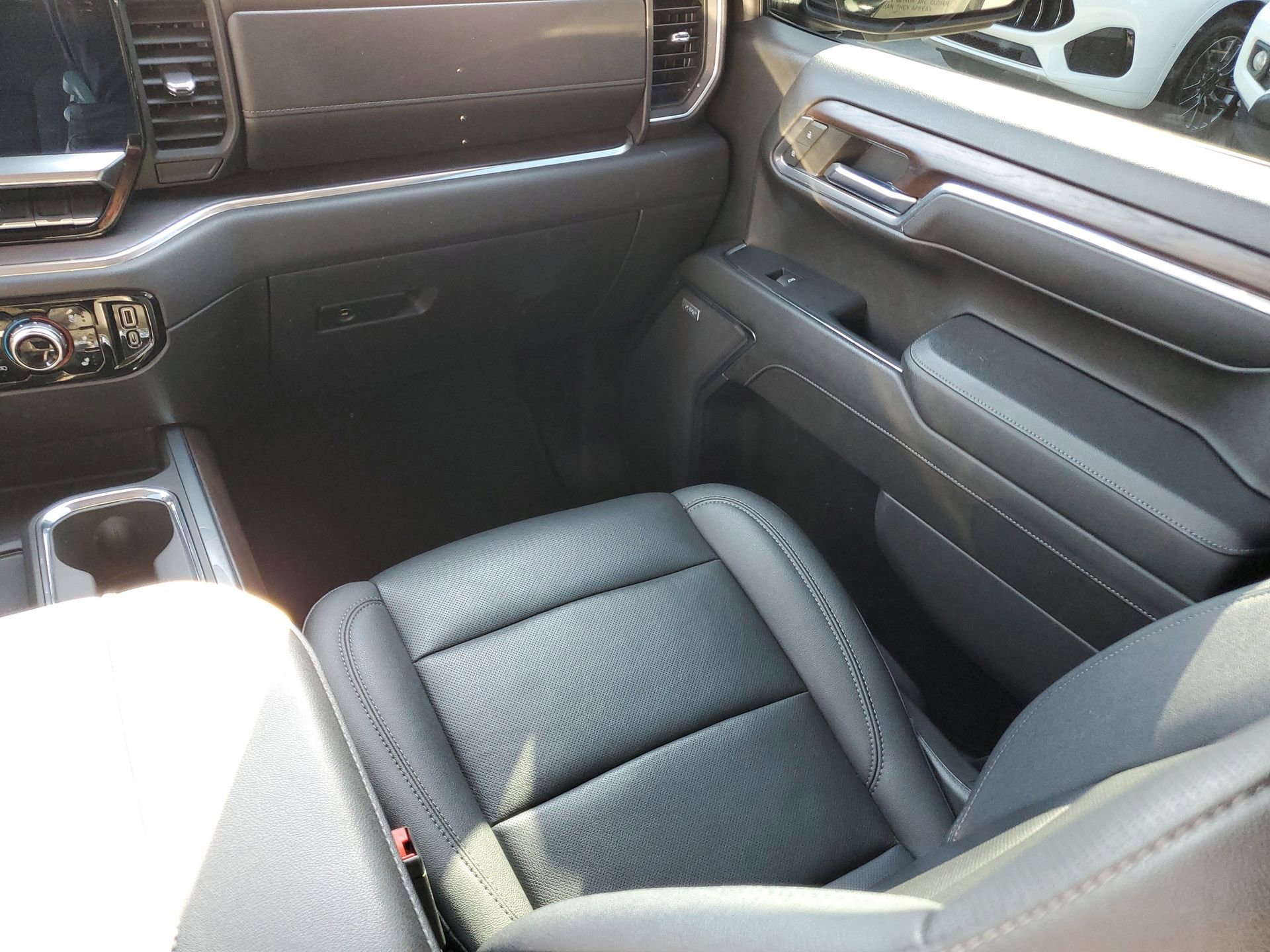 Used 2023 GMC Sierra 1500 SLT w/ SLT Premium Package image 18