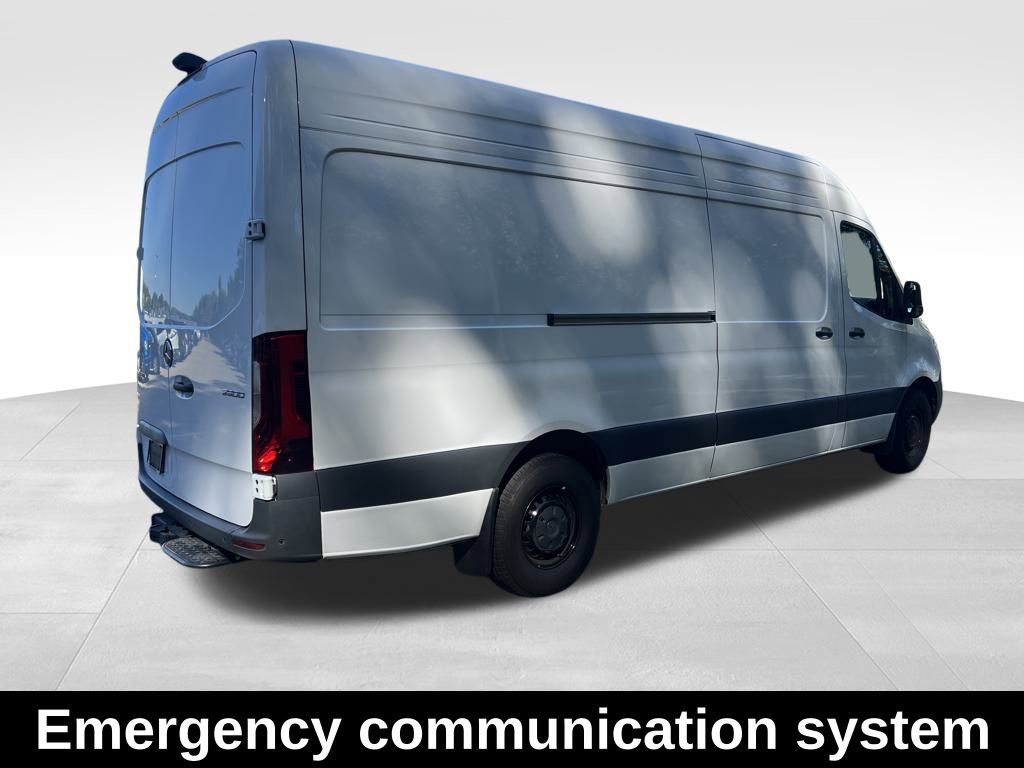 Used 2024 Mercedes-Benz Sprinter 2500 image 5