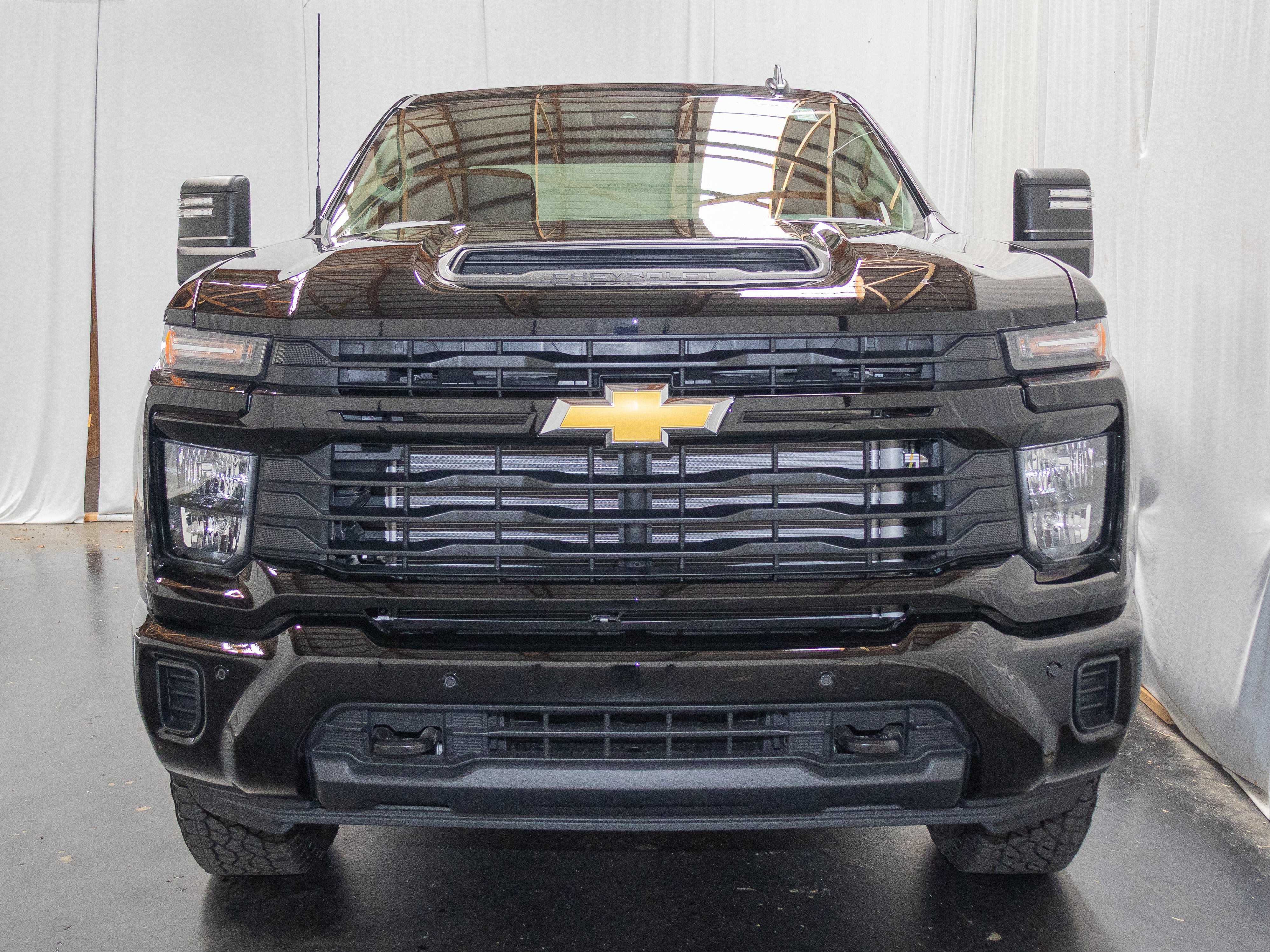 New 2026 Chevrolet Silverado 2500 Custom w/ Custom Value Package AWD/4WD image 2