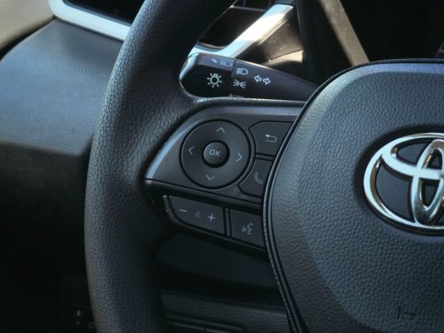 Used 2020 Toyota Corolla LE FWD image 20