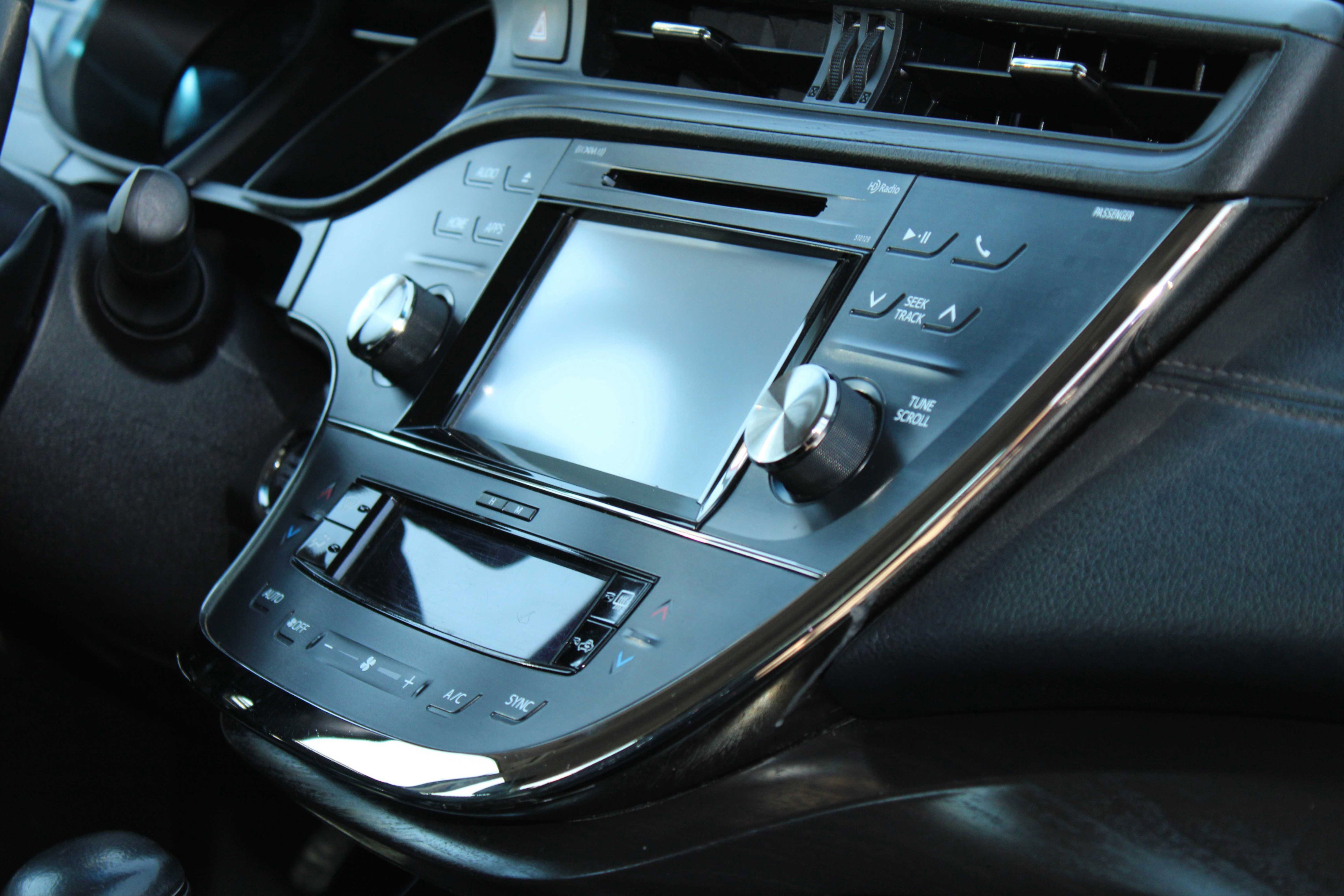 Used 2018 Toyota Avalon XLE FWD image 6