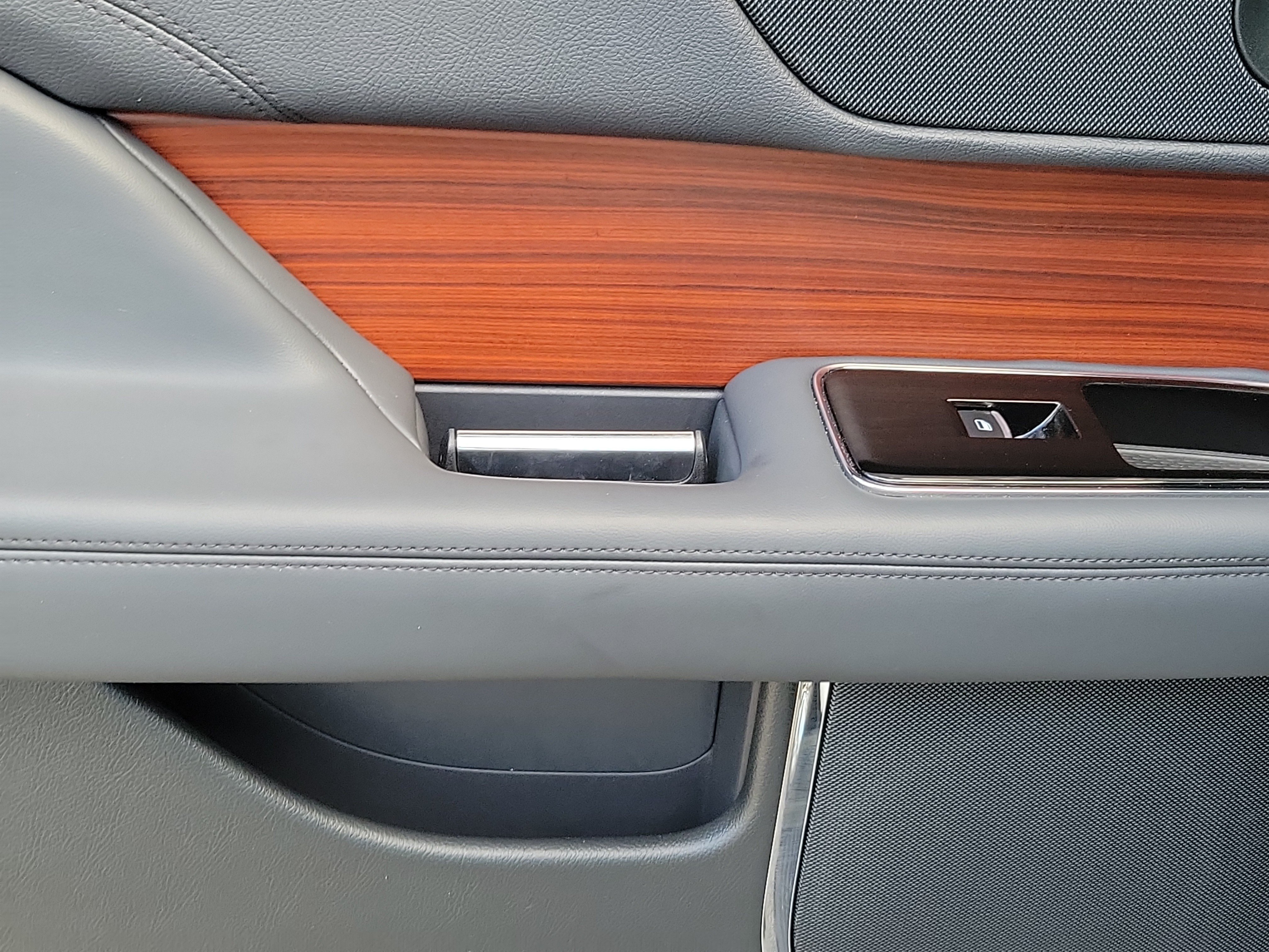 Certified 2024 Lincoln Navigator L Reserve AWD/4WD image 12