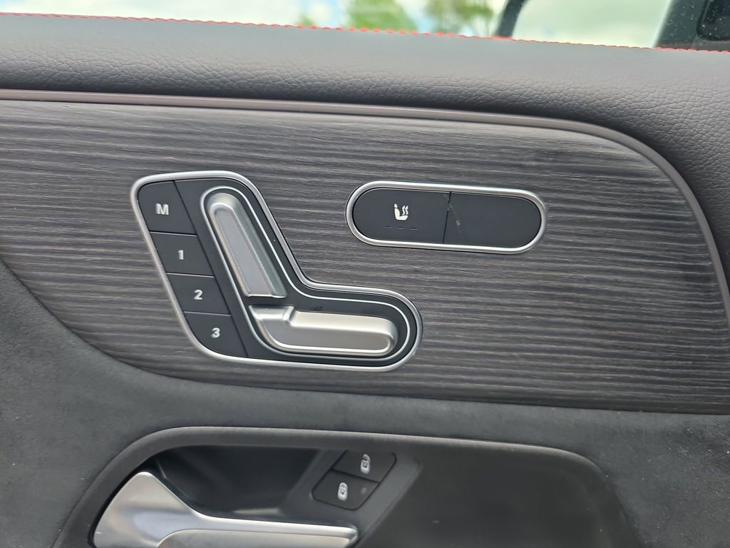 Certified 2026 Mercedes-Benz GLB 250 4MATIC image 11