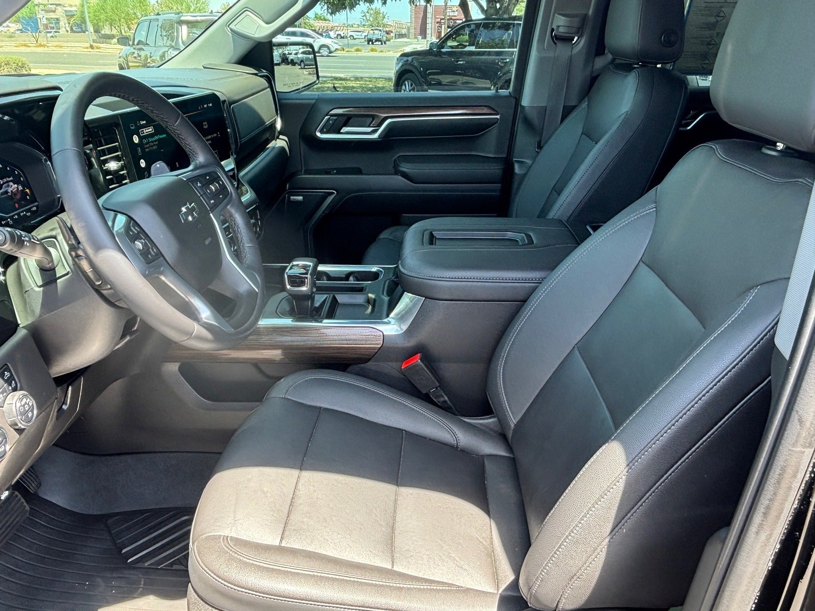 Used 2022 Chevrolet Silverado 1500 LT Trail Boss w/ LT Trail Boss Premium Package AWD/4WD image 21