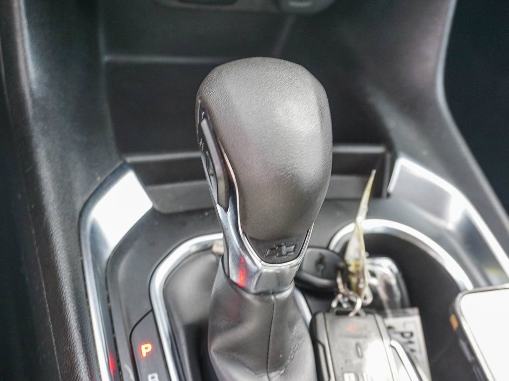 Used 2021 Chevrolet Traverse LT image 22