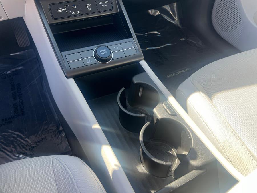 Used 2024 Hyundai Kona SE image 28