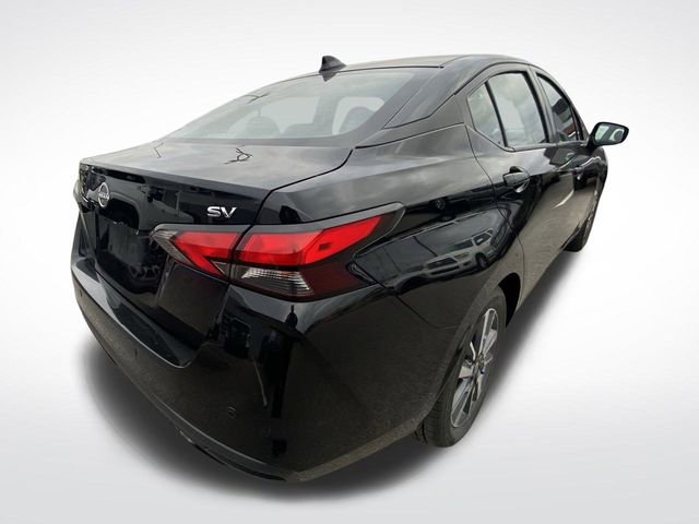 Used 2023 Nissan Versa SV image 9