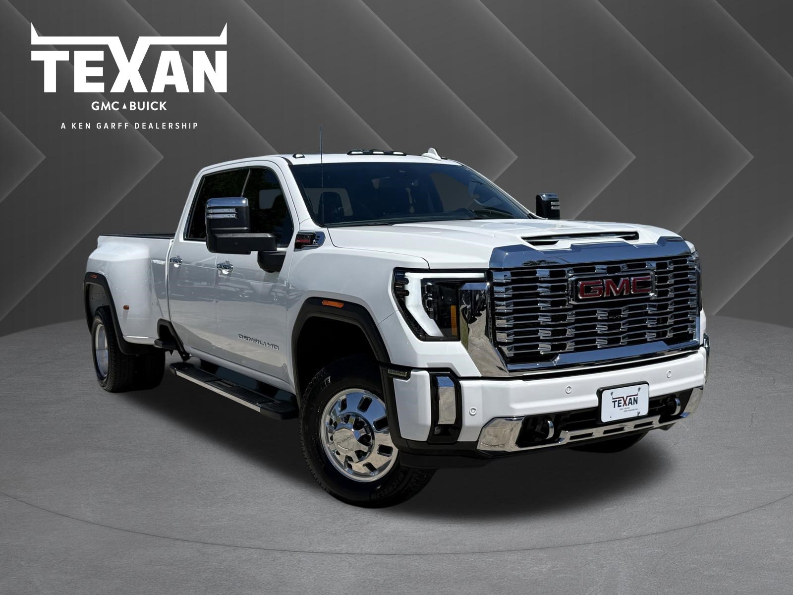 Used 2025 GMC Sierra 3500 Denali AWD/4WD image 1