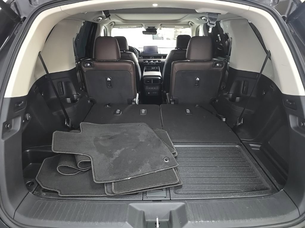 Used 2023 Honda Pilot Elite image 12