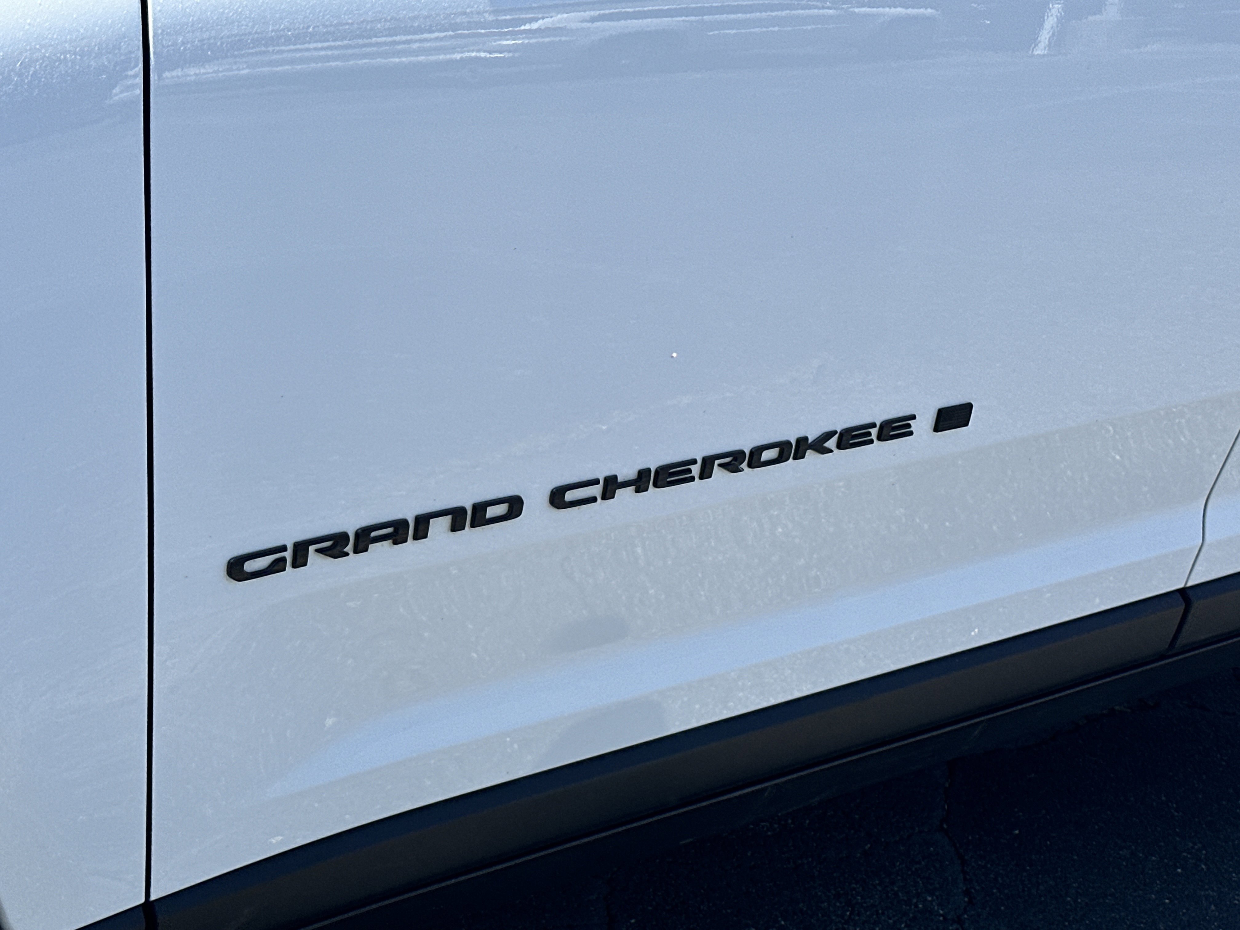 Used 2023 Jeep Grand Cherokee L Limited w/ Black Appearance Package AWD/4WD image 14