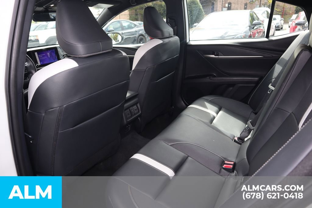 Used 2025 Toyota Camry SE image 18