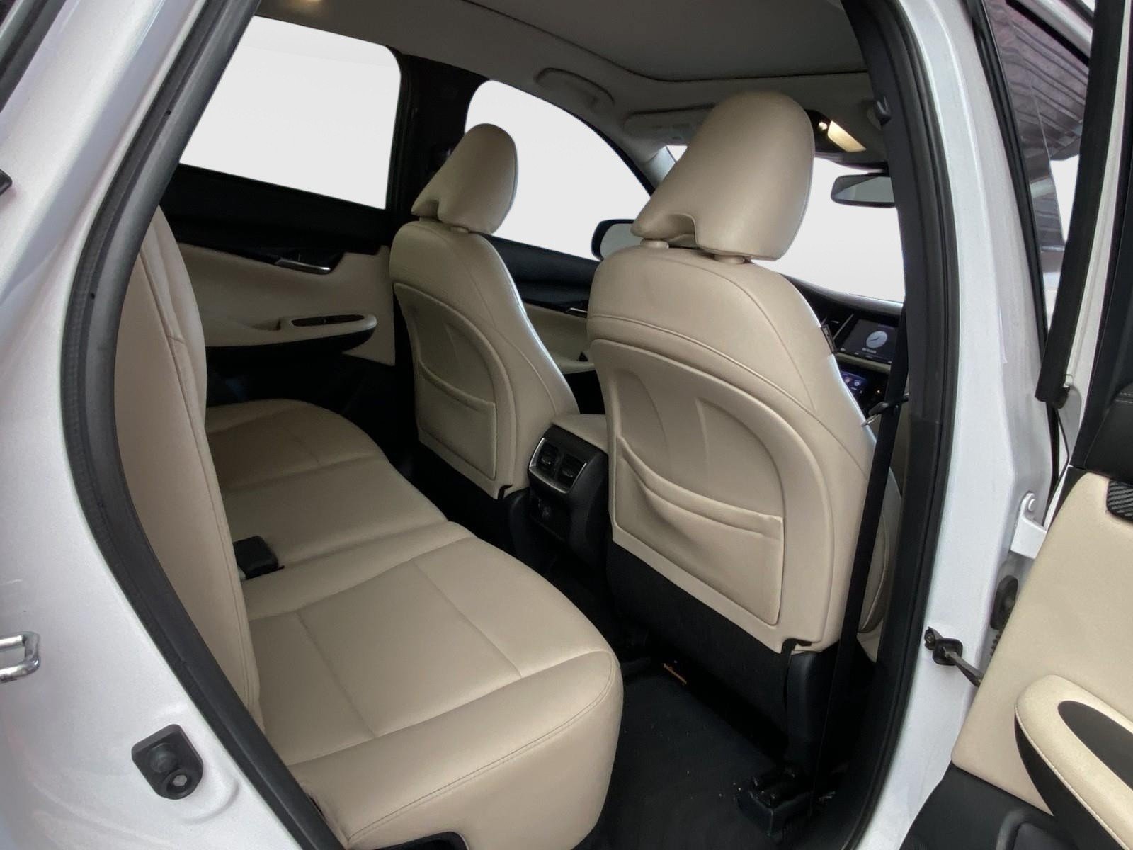 Used 2019 INFINITI QX50 Luxe AWD/4WD image 11