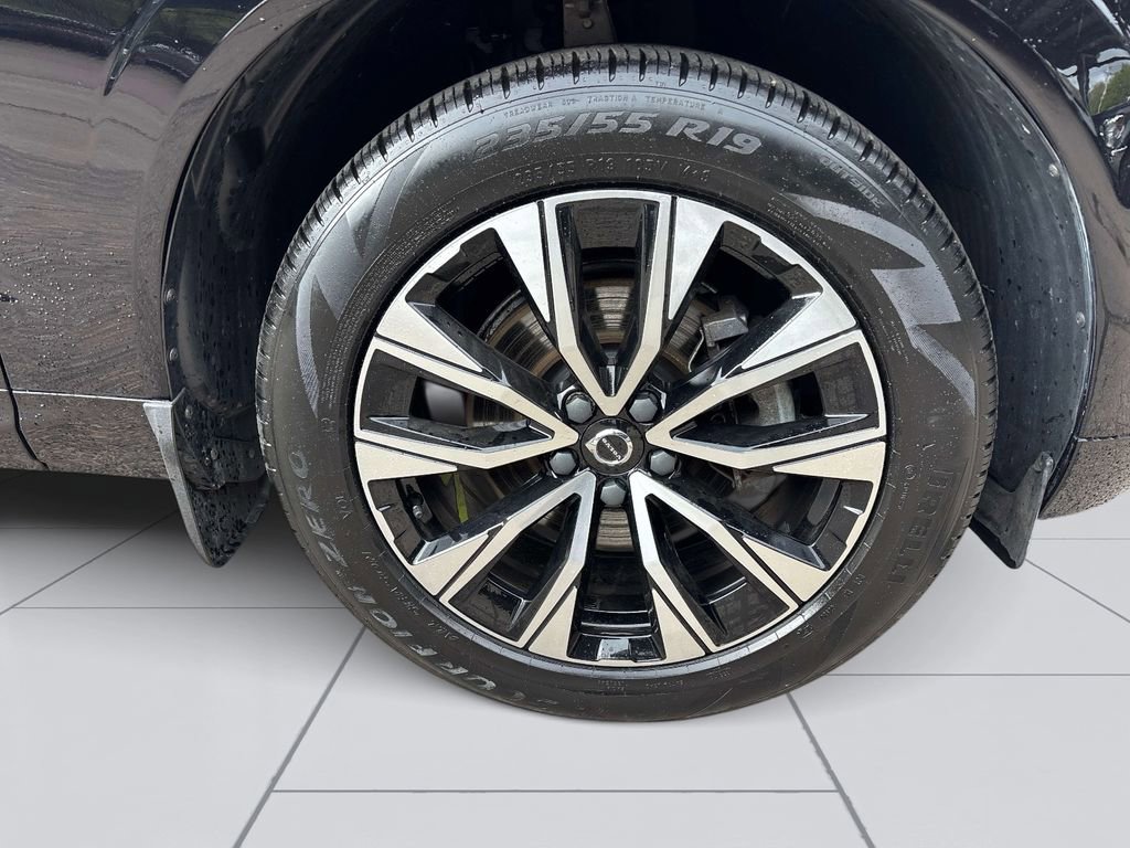 Used 2023 Volvo XC60 B5 Core AWD/4WD image 32
