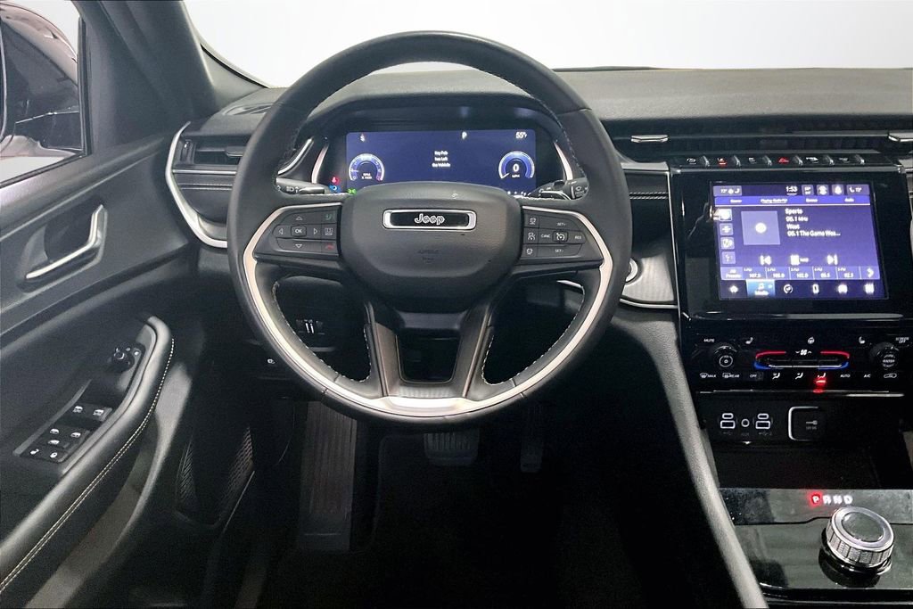 Used 2023 Jeep Grand Cherokee L Laredo image 8