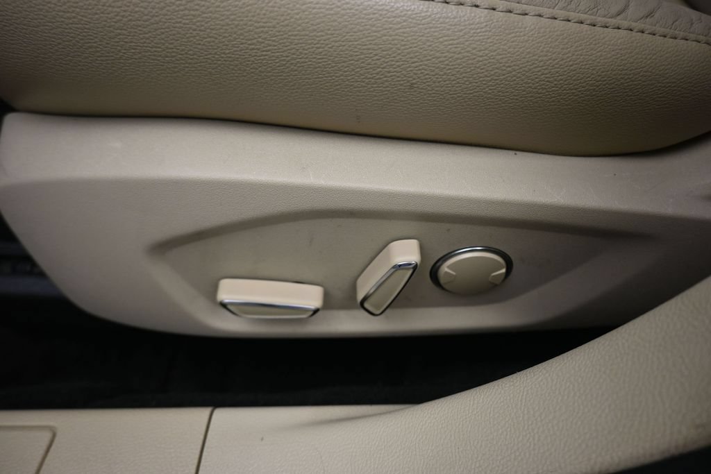 Used 2015 Ford Fusion SE w/ Equipment Group 502A FWD image 12