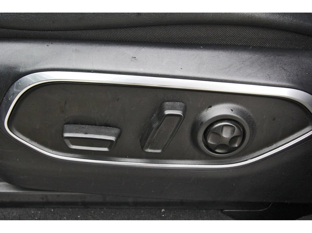 Used 2024 Jeep Wagoneer L Series III w/ Flexible Seating Group AWD/4WD image 27