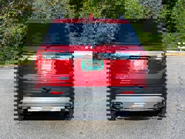 Certified 2022 GMC Acadia SLT w/ Technology Package image 4