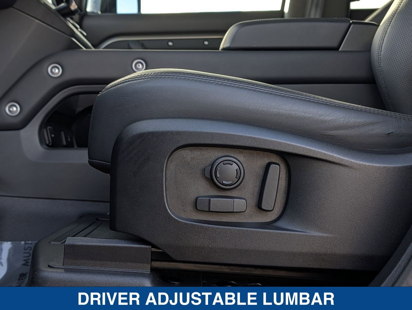 Used 2025 Land Rover Defender 110 S image 22