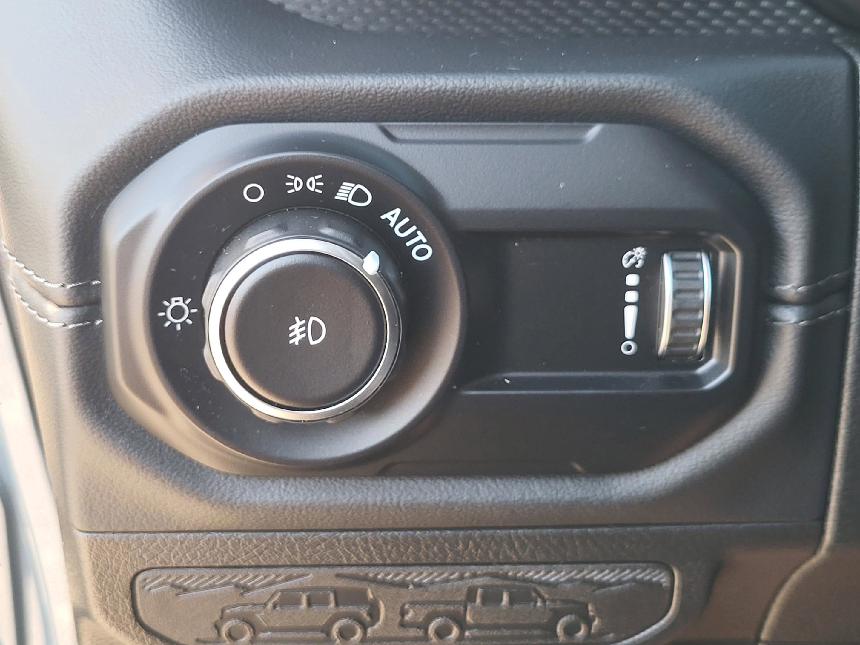 Used 2024 Jeep Wrangler Unlimited Rubicon w/ XTREMEE 35" Tire Package image 32