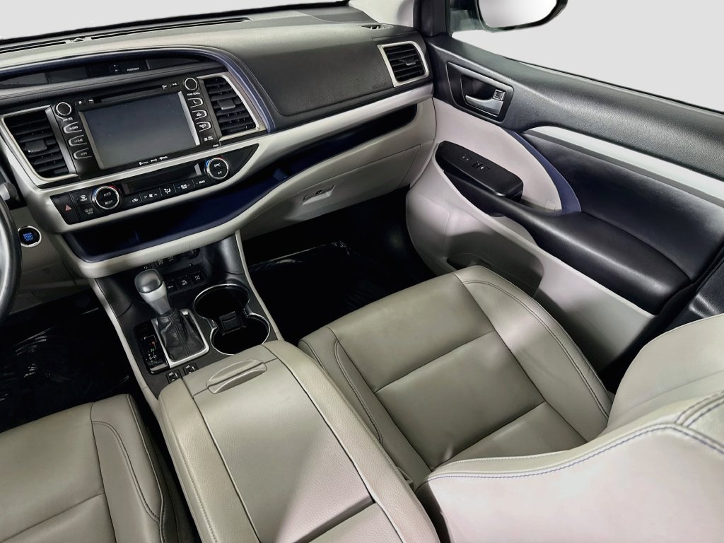 Certified 2019 Toyota Highlander XLE AWD/4WD image 26