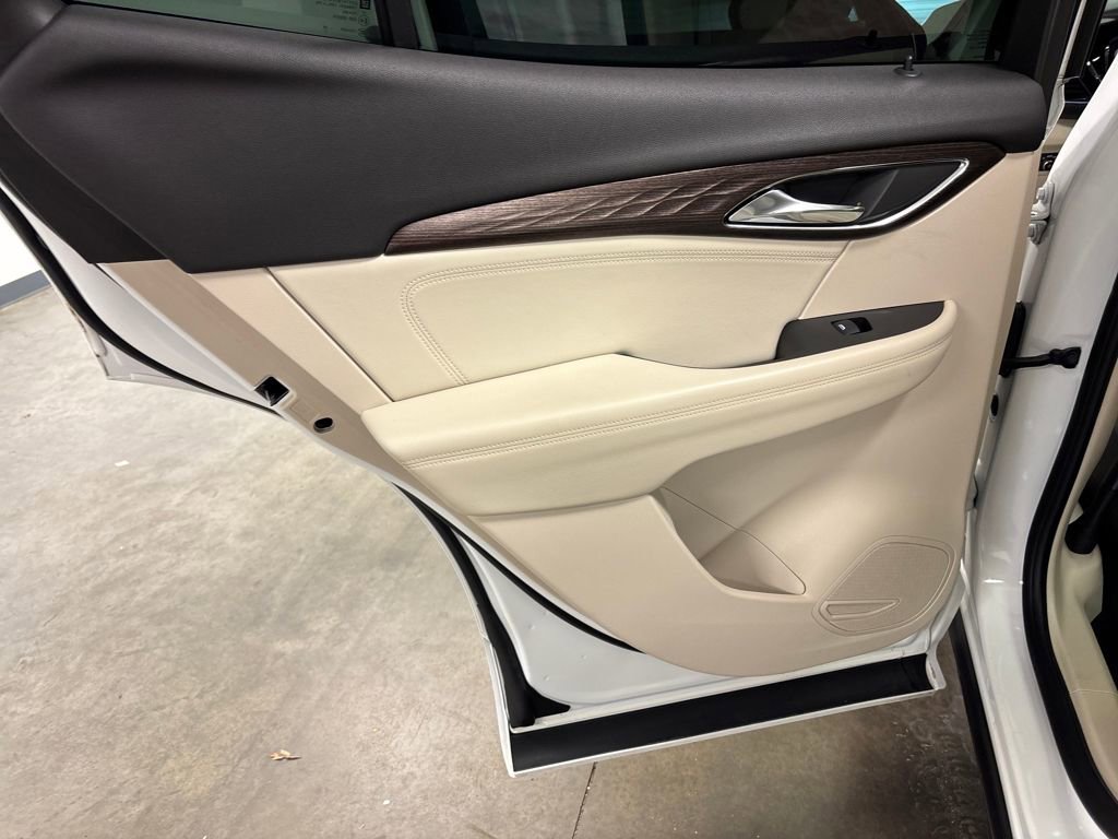 Used 2022 Buick Envision Avenir w/ Technology Package II image 41