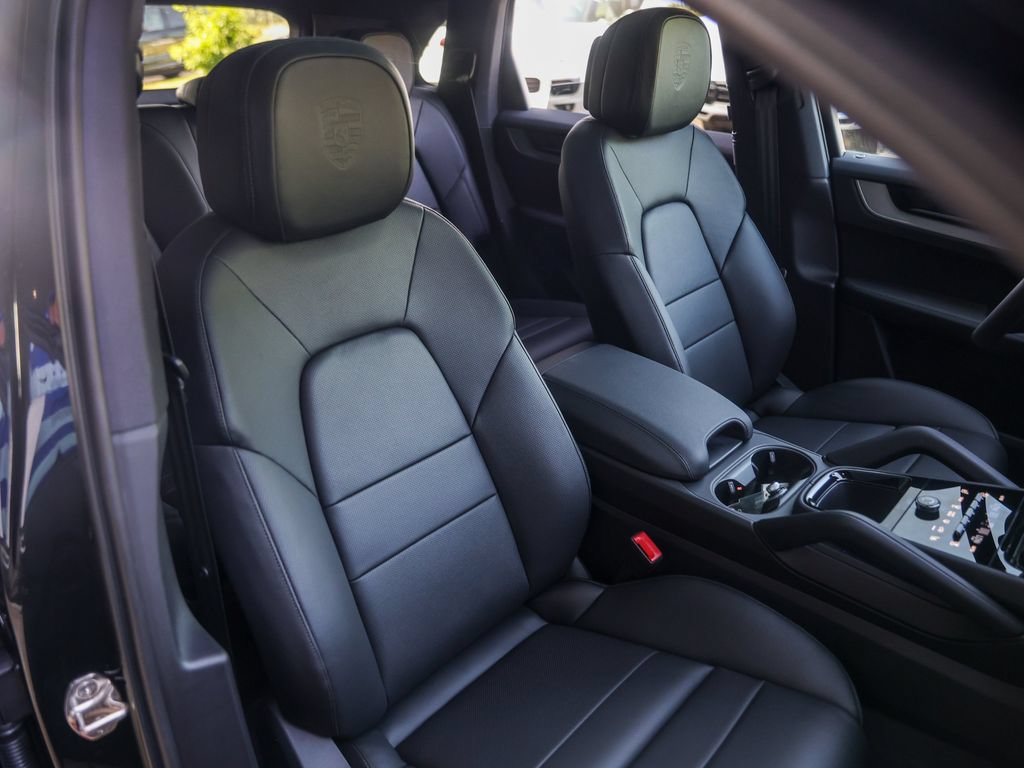 New 2026 Porsche Cayenne AWD/4WD image 38