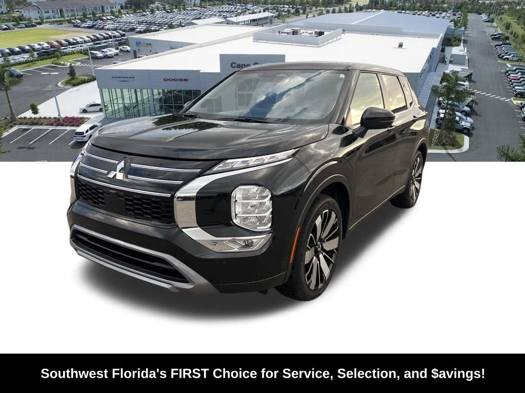 Used 2025 Mitsubishi Outlander SE image 2