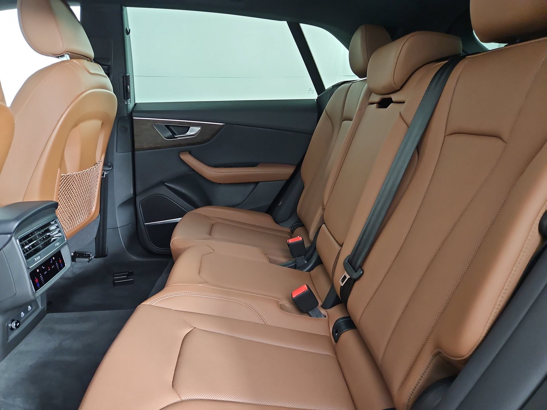 Certified 2025 Audi Q8 Premium Plus w/ Premium Plus Package AWD/4WD image 39