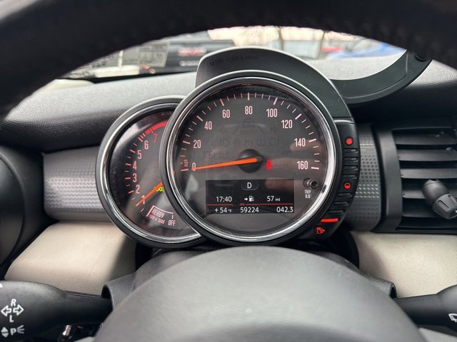 Used 2016 MINI Cooper 2-Door Hardtop image 32
