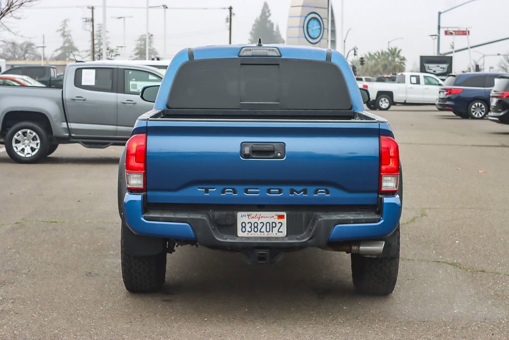 Used 2017 Toyota Tacoma TRD Sport w/ Tow Package image 3
