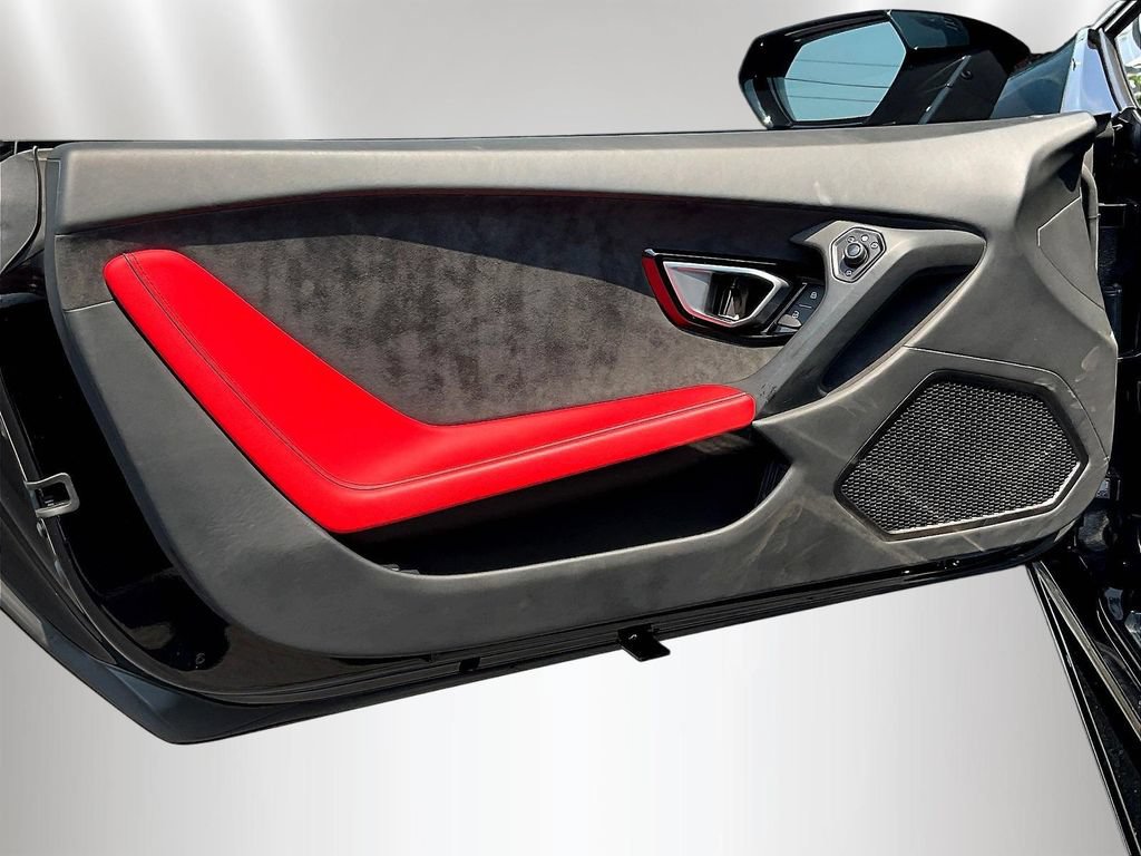 Used 2020 Lamborghini Huracan EVO AWD/4WD image 18