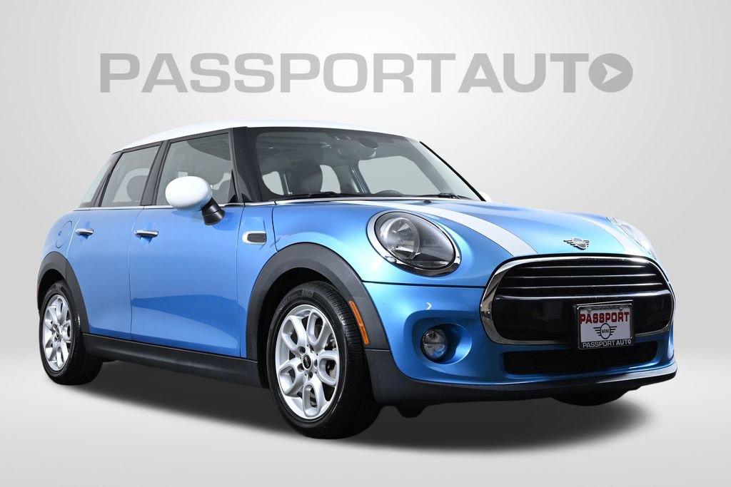Used 2019 MINI Cooper 4-Door Hardtop w/ Signature Upholstery Package image 3