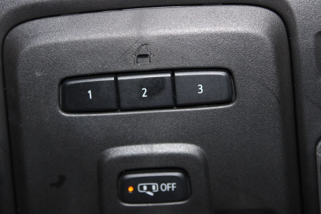 Used 2022 GMC Yukon Denali AWD/4WD image 34