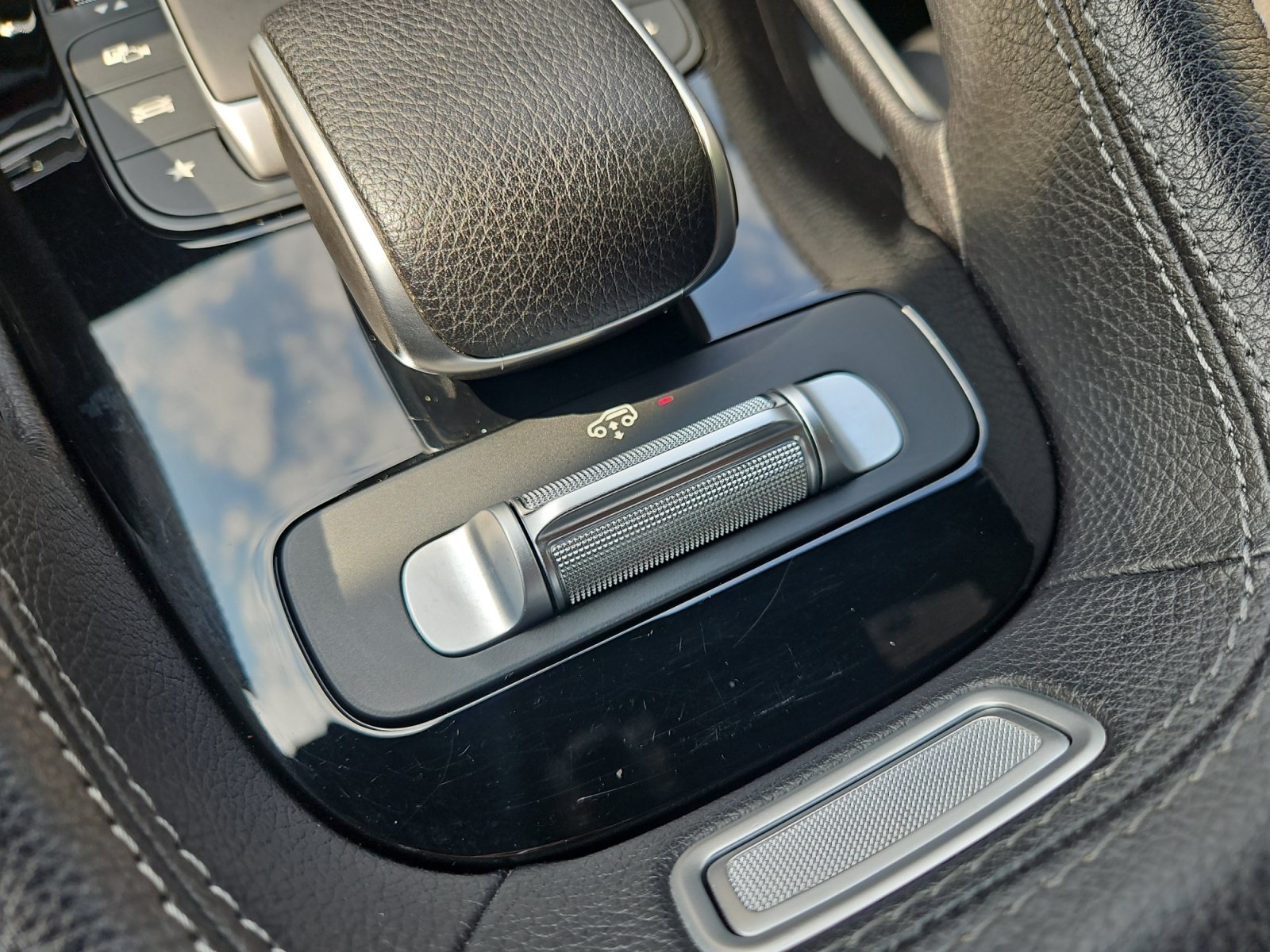 Used 2024 Mercedes-Benz GLS 450 4MATIC image 26