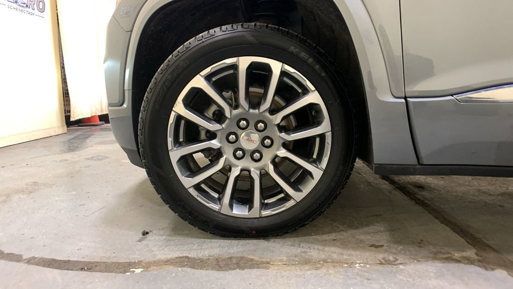 Used 2021 GMC Acadia Denali w/ Denali Technology Package image 51