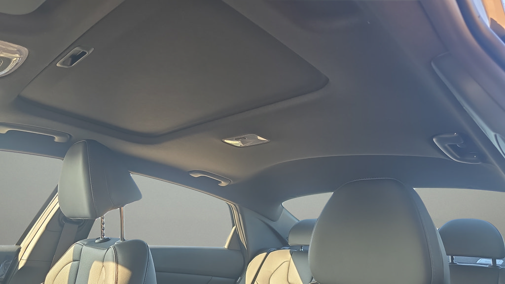 New 2026 Hyundai Elantra SEL Sport FWD image 16
