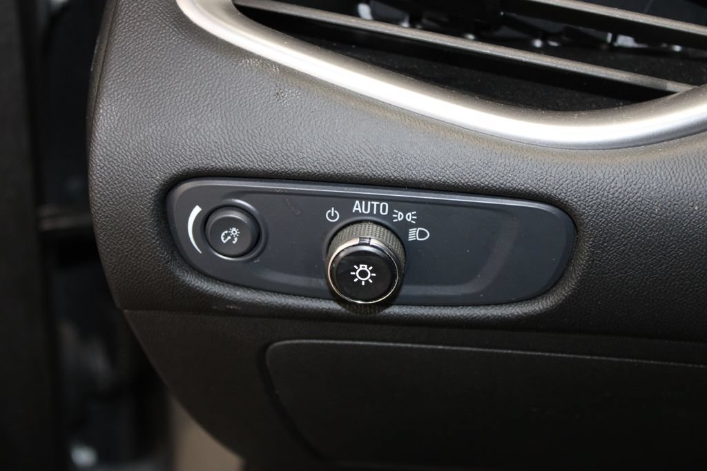 Used 2025 Chevrolet Malibu LT FWD image 34