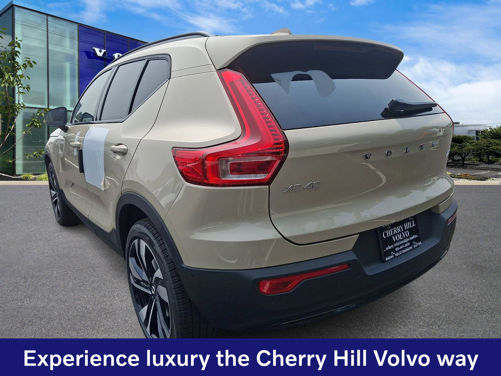 New 2026 Volvo XC40 B5 Ultra w/ Protection Package Premier AWD/4WD image 3