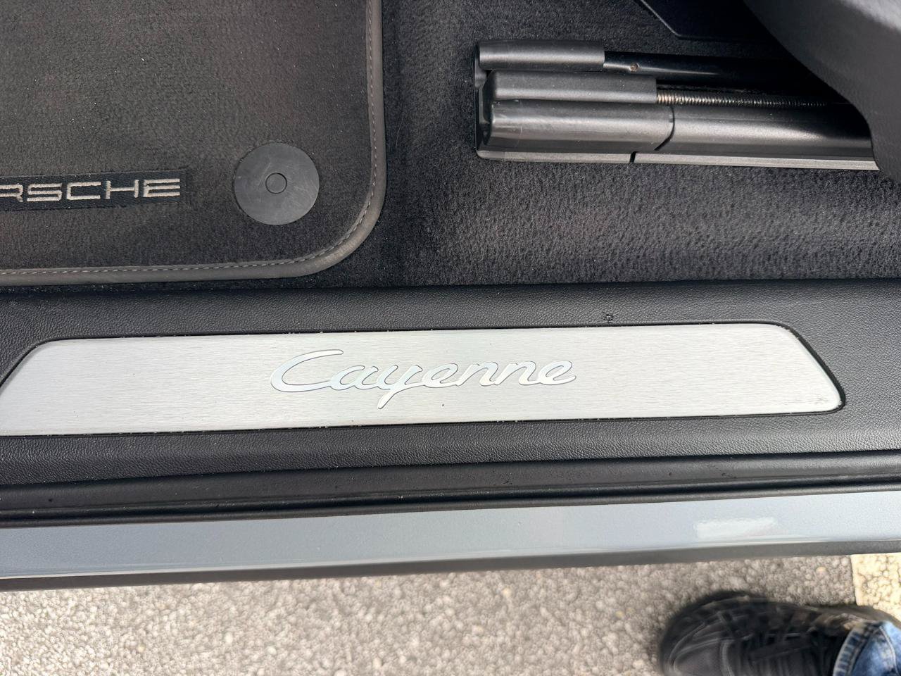 Used 2021 Porsche Cayenne AWD/4WD image 31