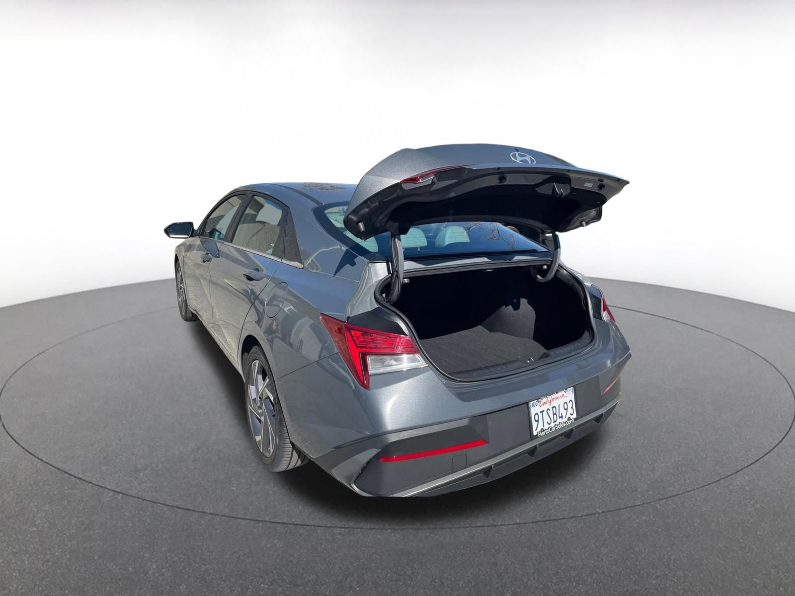 Used 2025 Hyundai Elantra Limited image 12